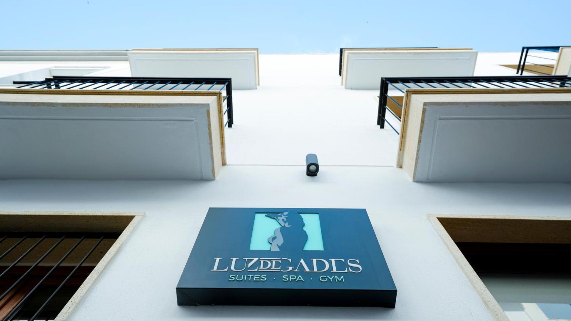 Aparthotel Luz De Gades - Suites Spa Gym - Adults Only Cadiz Bagian luar foto