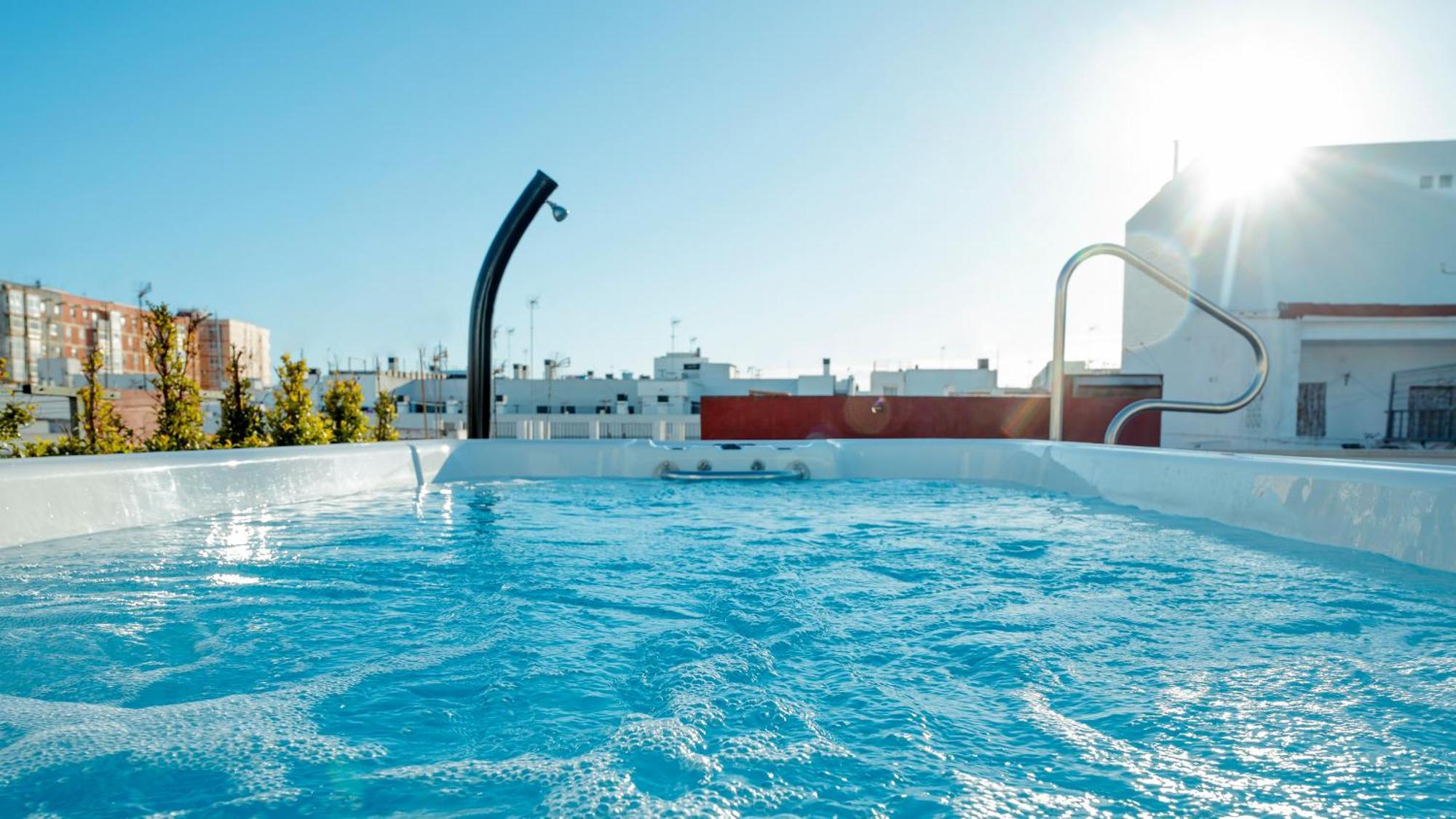 Aparthotel Luz De Gades - Suites Spa Gym - Adults Only Cadiz Bagian luar foto