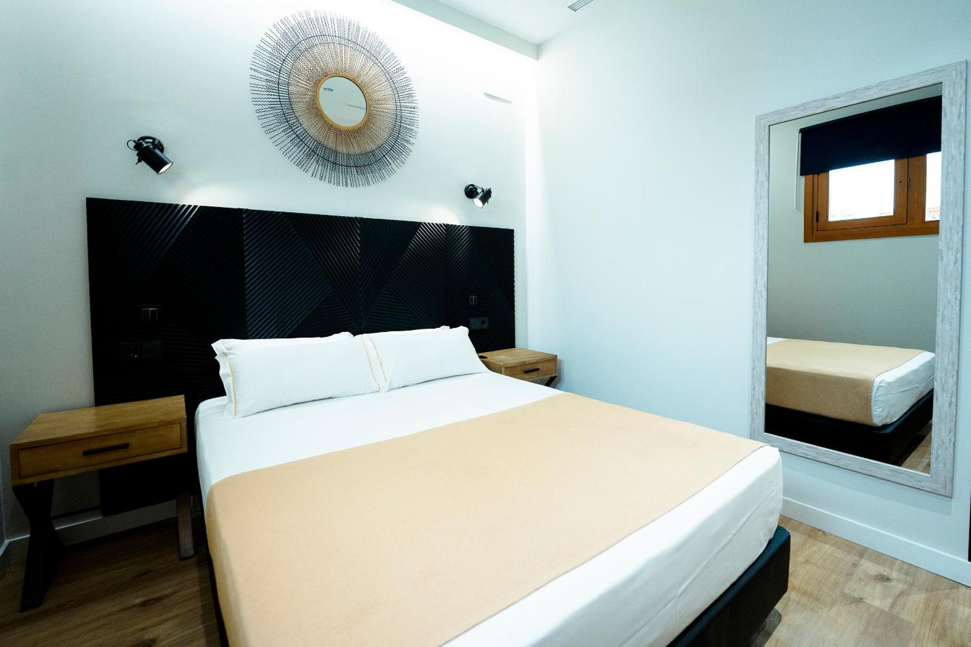 Aparthotel Luz De Gades - Suites Spa Gym - Adults Only Cadiz Bagian luar foto
